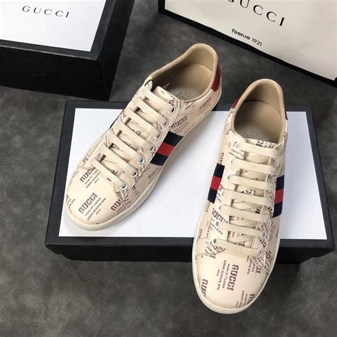 zapatos de Gucci pantalon versace